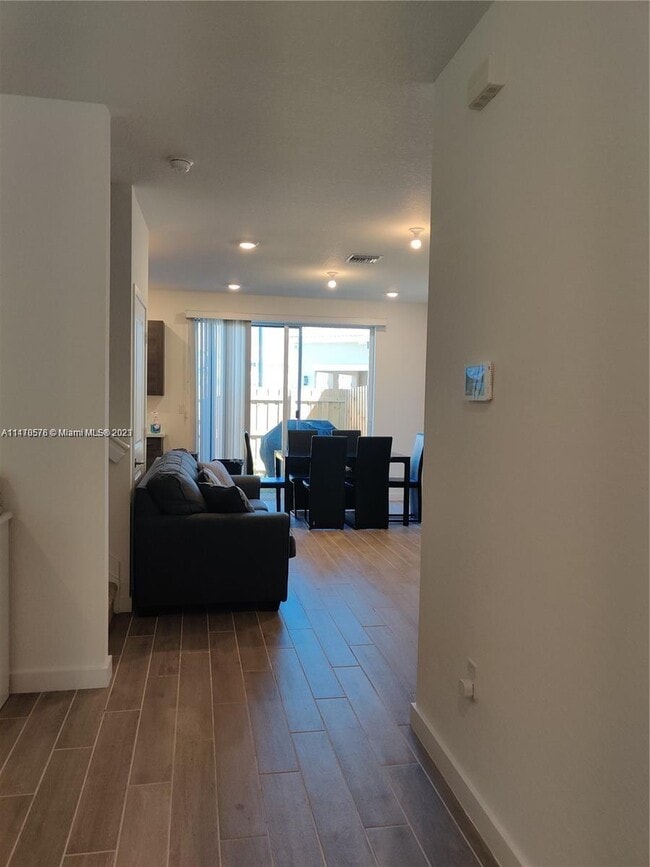 Photo - 1043 SE 24th Ave