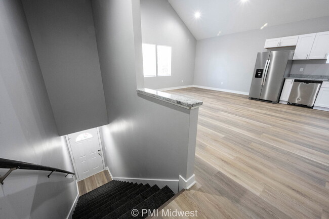 Building Photo - "Charming 3-Bed, 2-Bath Duplex Gem on West... Unit B Rental