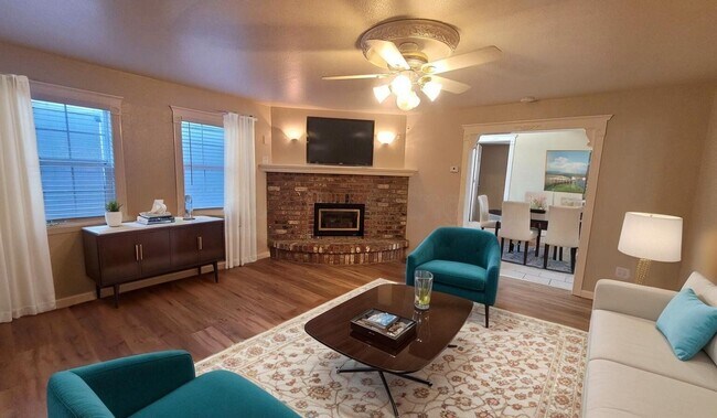 Photo - 643 NE Channon Ave