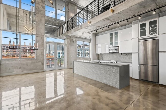 Building Photo - 445 N Andrews Ave Unit 404