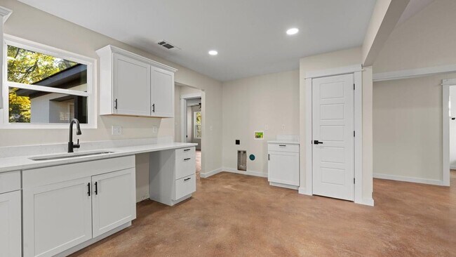 Photo - 3377 Lamphier Ave Unidad 1