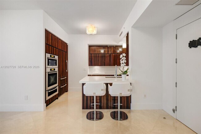 50 South Pointe Dr Unit 903