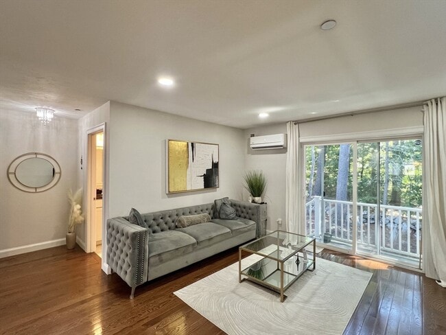 Photo - 32 Sugar Maple Ln