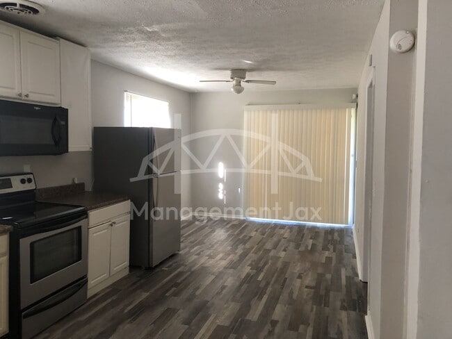 Photo - 7216 Ken Knight Dr W