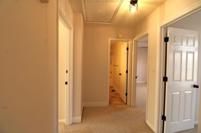 Photo - Awesome 3 bedroom home in a great area!