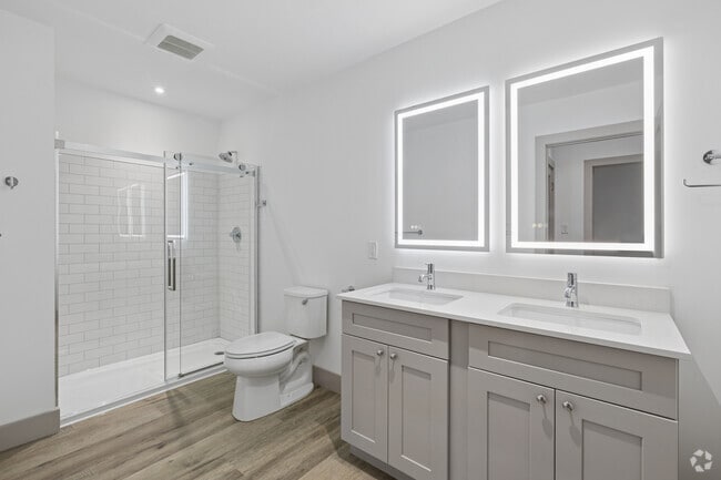 2BR, 1BA - 920SF - Bathroom