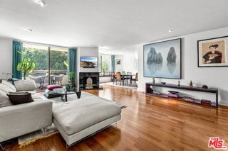 Building Photo - 851 Kings Rd