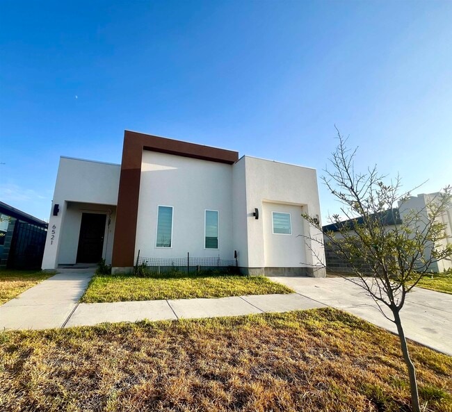 Photo - 6521 Adenia Loop