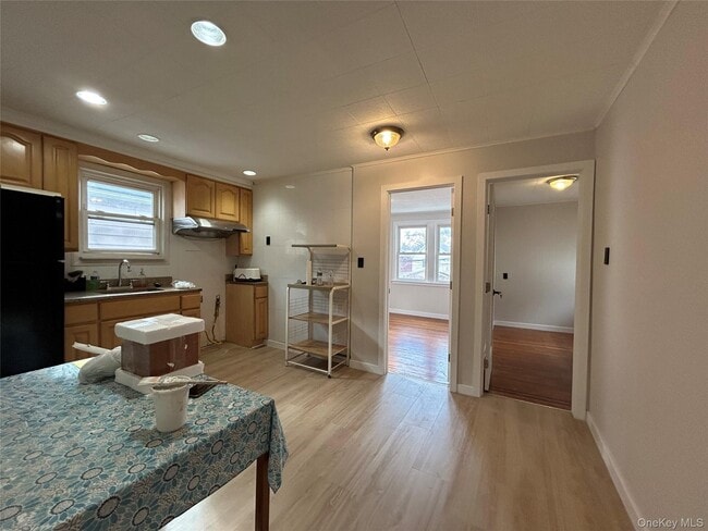 Photo - 77-25 169th St