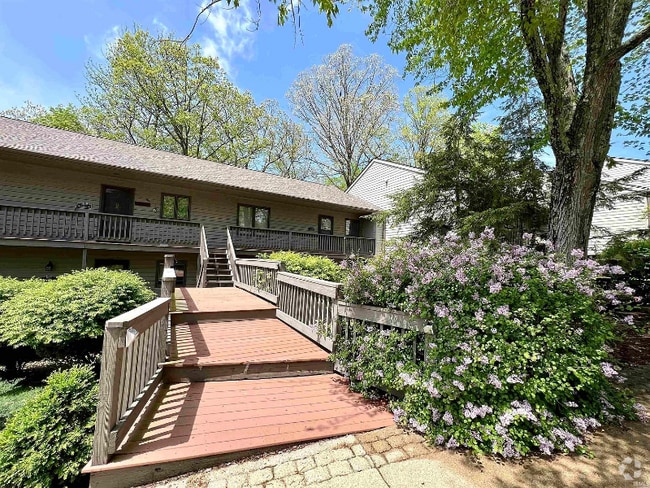Building Photo - 1843 Waters Edge Dr Rental