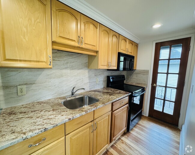 Building Photo - 52 Howard Ave Unit 2 Rental