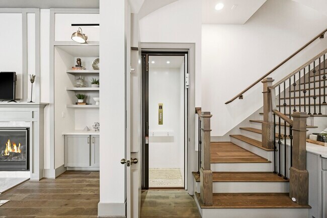 Photo - 523 W 25th St
