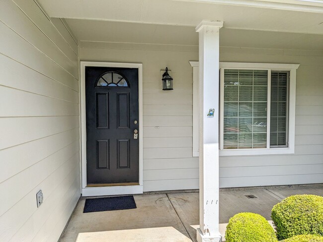 Photo - 5500 Doogan Ct SE