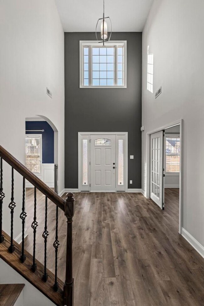 Photo - Gorgeous Home Offering Over 3000 HSF!