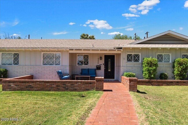 Photo - 4320 E Clarendon Ave