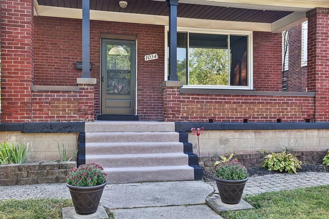 Photo - Gorgeous 3 bed 1.5 bath Westwood.