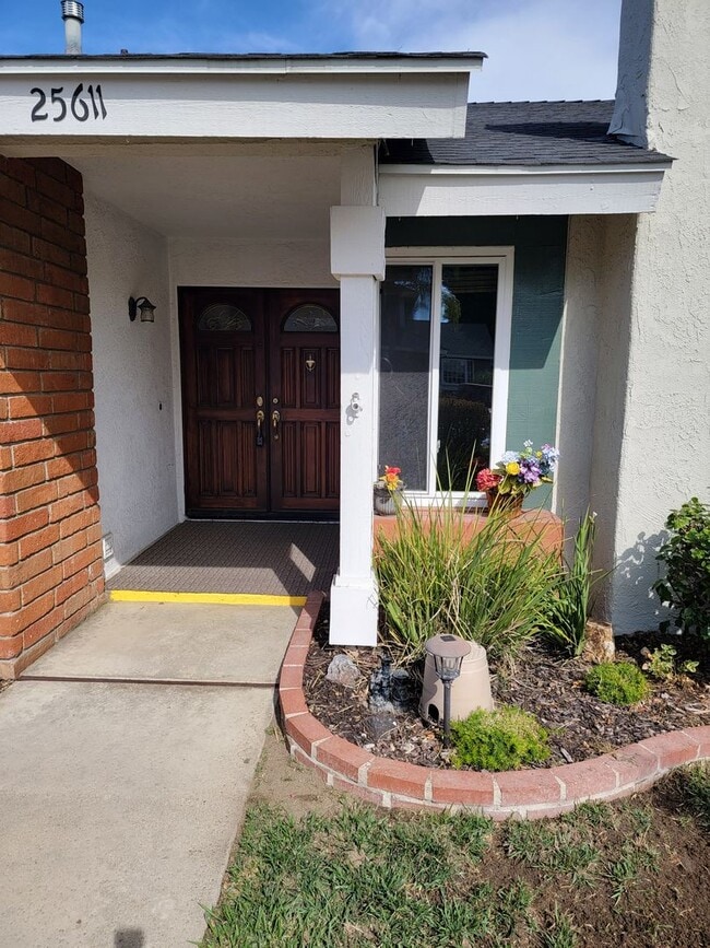 Building Photo - 4 Bedroom Single level Rental