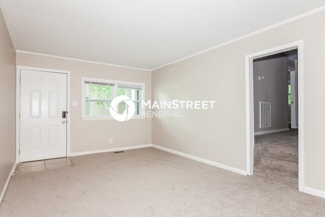 Photo - 4 Bedroom Pet-Friendly Home in Charlotte, NC with Main Street Renewal