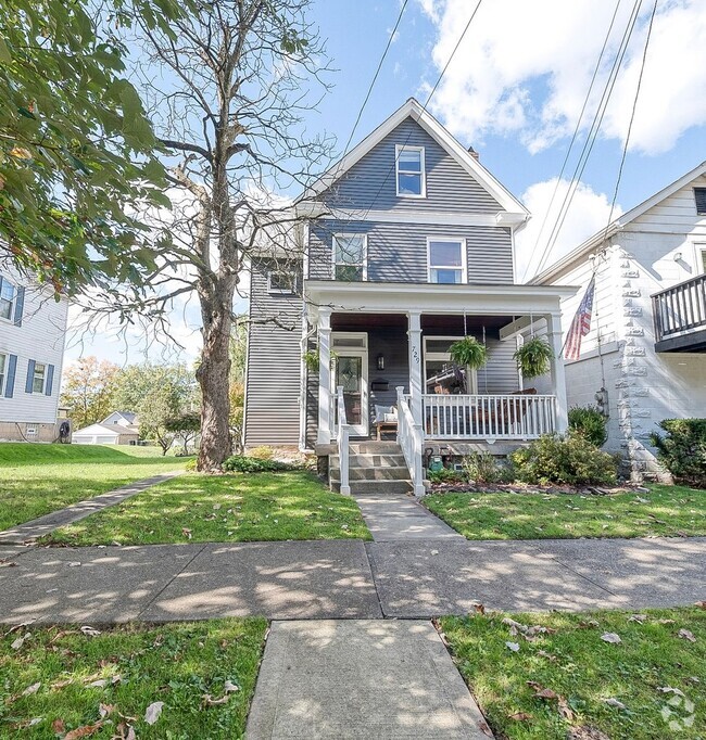 Building Photo - This renovated family friendly home will e...