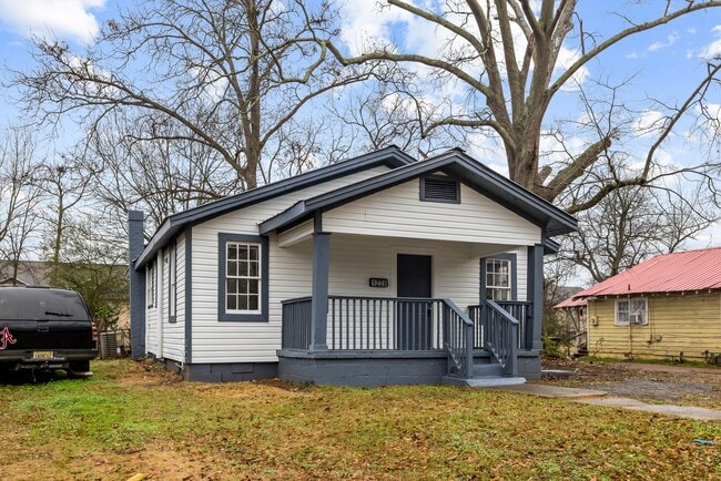 Photo - 1228 19th Pl SW
