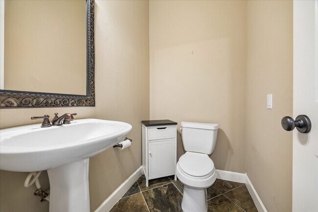 Building Photo - 5811 Maxie St