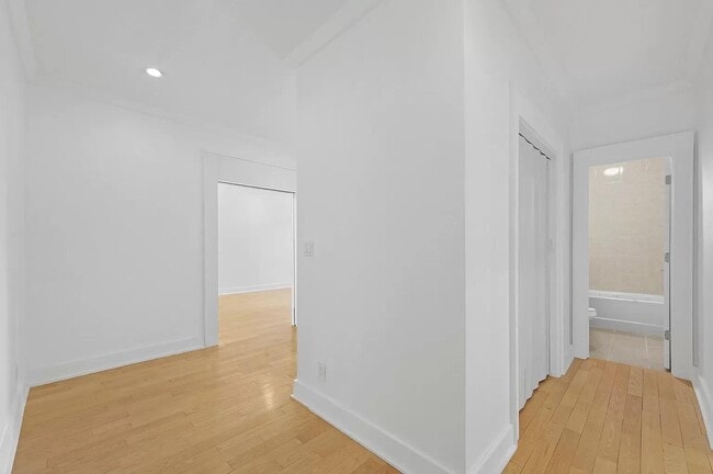 Photo - 44-14 Newtown Rd