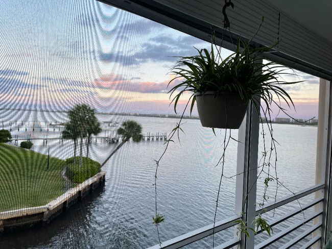 Photo - 100 Waterway Dr S