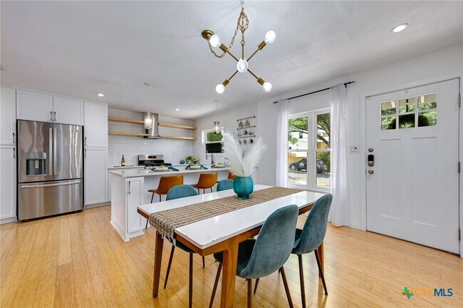 Photo - 403 Krebs Ln