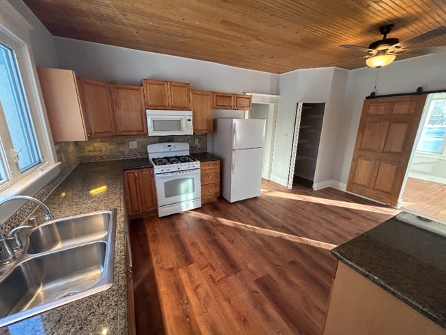 Photo - 201 Bonito St