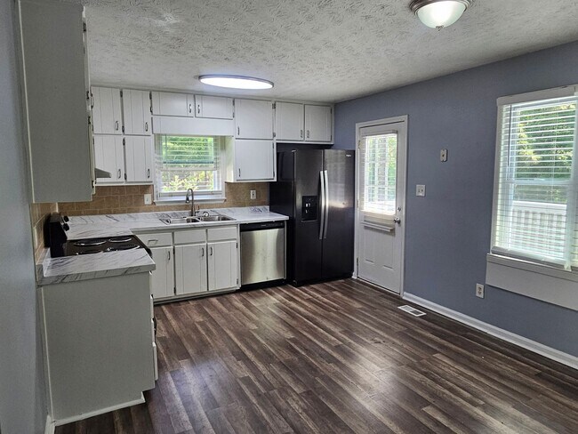 Photo - 3 bedroom 2 bath home with basement