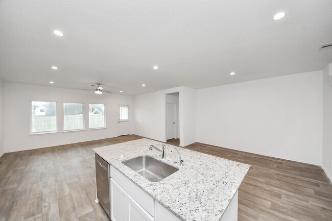 Photo - 31303 Heddington Ln