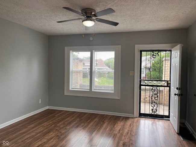 Photo - 1727 N Tacoma Ave