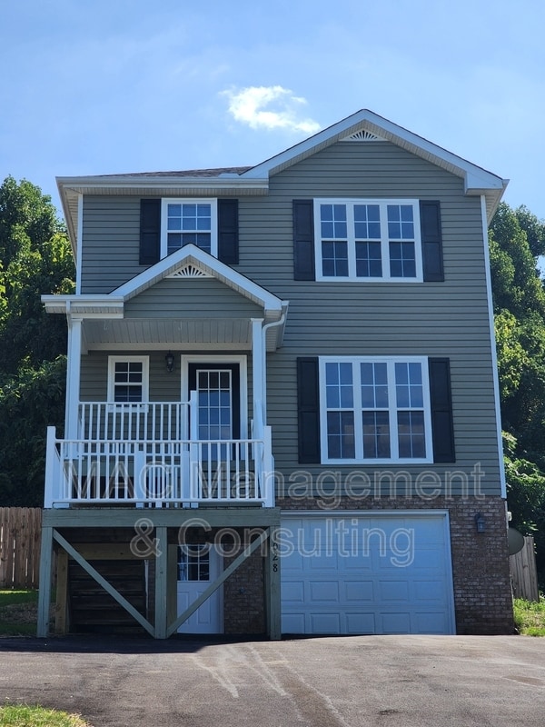Building Photo - 1028 Nottingham Dr Rental
