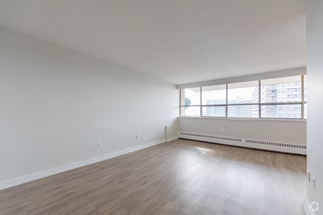 1BR, 1BA - 850SF - Living Room - Centennial Towers