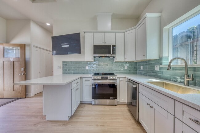 Photo - 3052 Eddy Cir