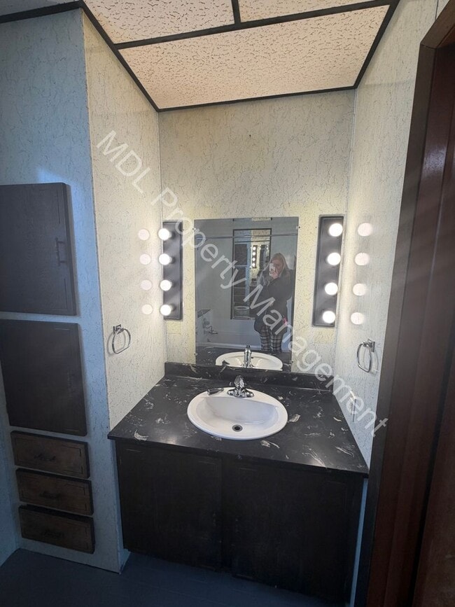 Photo - 3 Bedroom 2 Bathroom Home w/ Full Basement