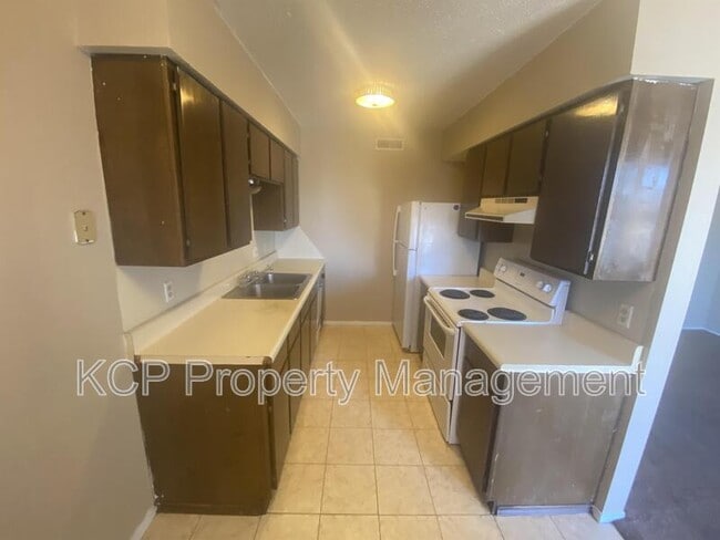 Photo - 340 W Dogwood St