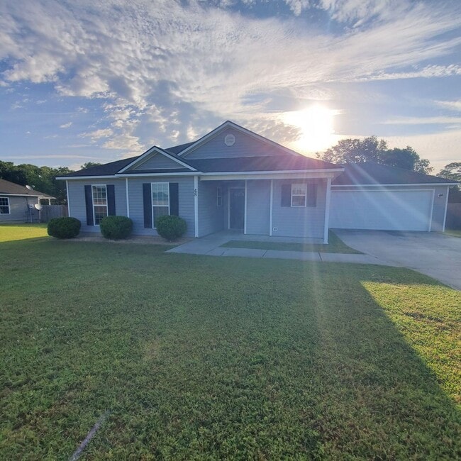 Tranquil Oasis: Spacious 4BR Home with Mod... - Tranquil Oasis: Spacious 4BR Home with Mod...