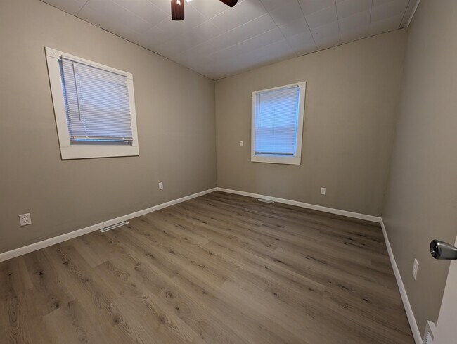 301 6th Ave SW