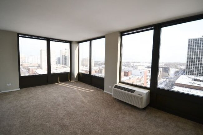 Photo - 4334 N Sheridan Rd Unit M06R