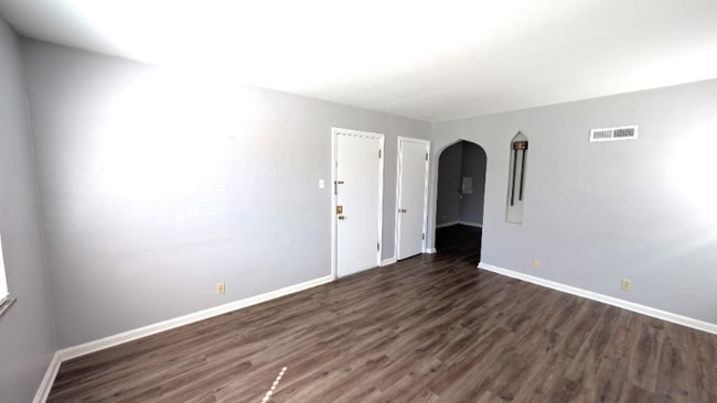 Photo - 5825 Sunshine Dr