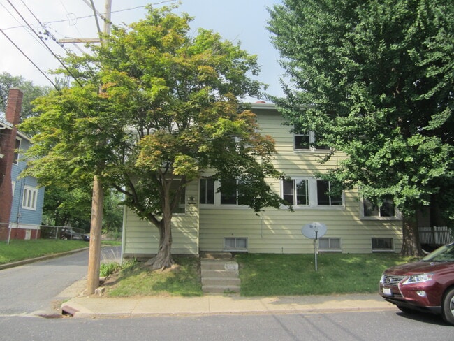 Building Photo - 1809 W Laura Ave
