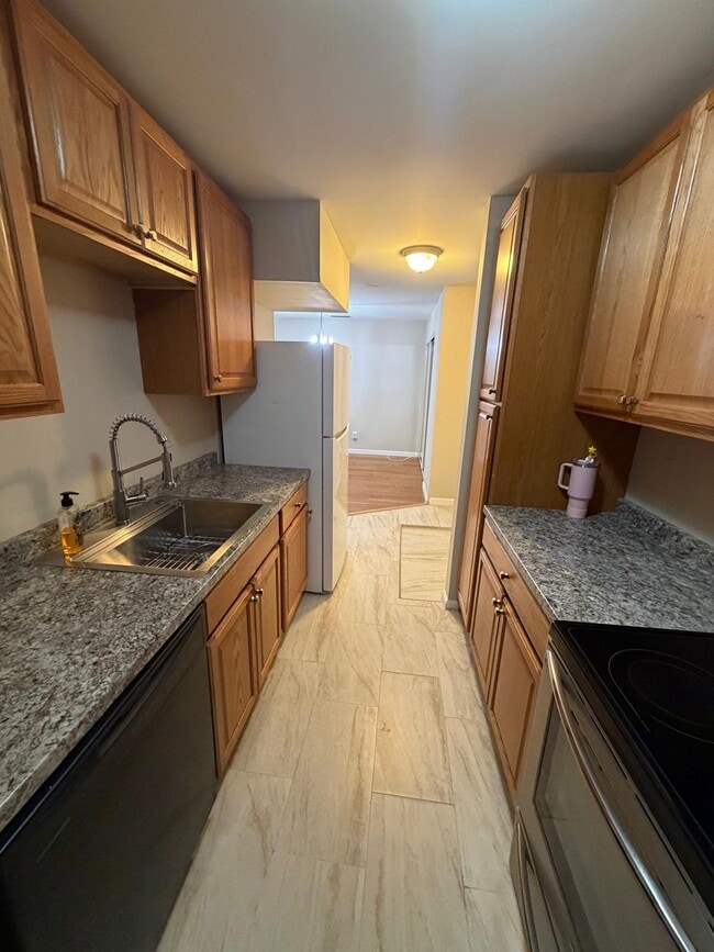 Photo - 393 Laurel Ave Unit #101