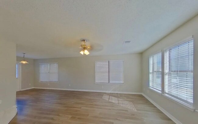 Photo - Amazing 3-Bedroom Home in Arlington