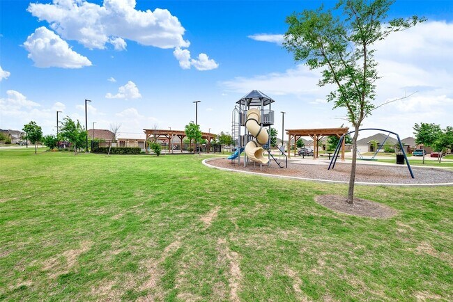 Photo - 720 Willow View Way