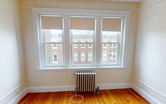 Photo - 9/1 No Fee! spacious studio w/updated eat in kitchen near B/C/D trains