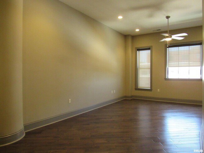 Photo - 212 N Brady St Unidad 702