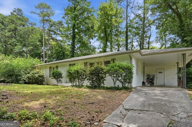 Photo - 581 Meadowbrook Dr SE