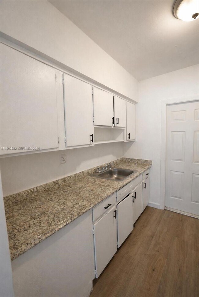 Photo - 800 83rd St Unidad 1