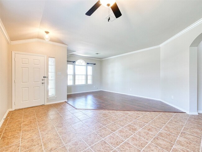 6925 Red Bluff Dr
